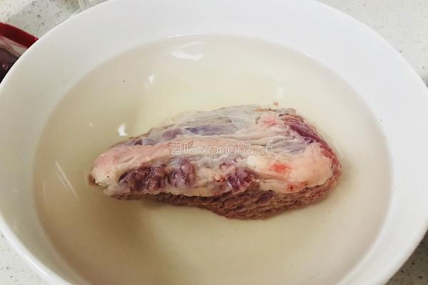 西红柿炖牛腩的做法图解1
