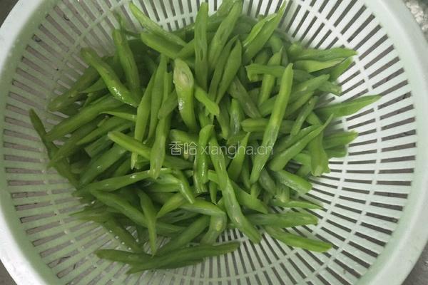 腊肉炒四季豆的做法图解4