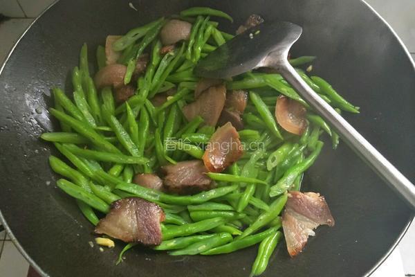 腊肉炒四季豆的做法图解7