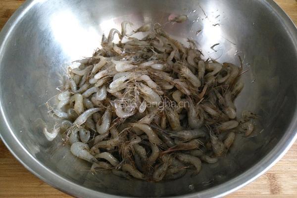 椒麻小河虾的做法图解1