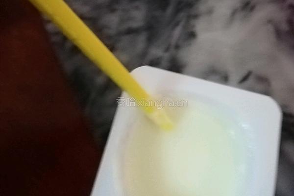 苹果炒酸奶的做法图解3