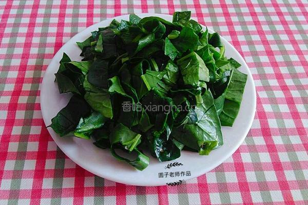 波菜泥多层花卷的做法图解1