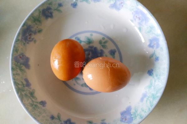 益母草煮红枣鸡蛋的做法图解1