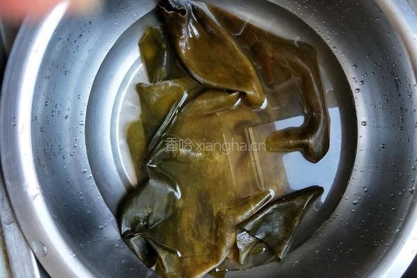 海带炖豆腐的做法图解1