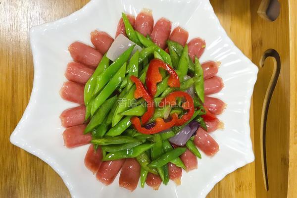 扁豆炒双肠的做法图解5