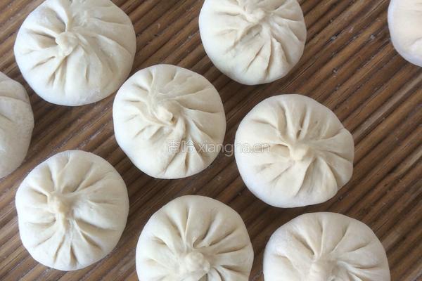 槐花猪肉大包子的做法图解8