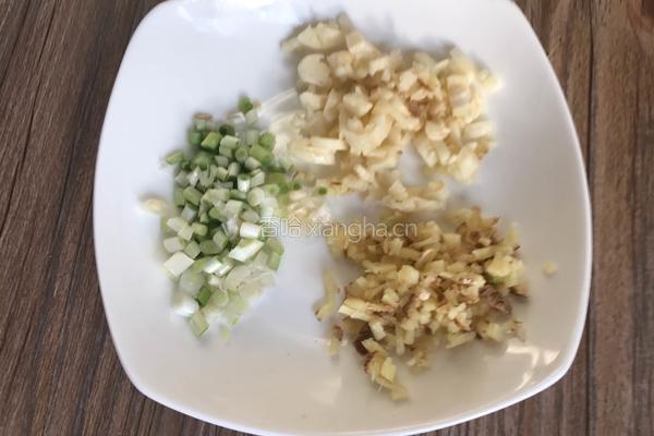 菠菜梗炒肉的做法图解5