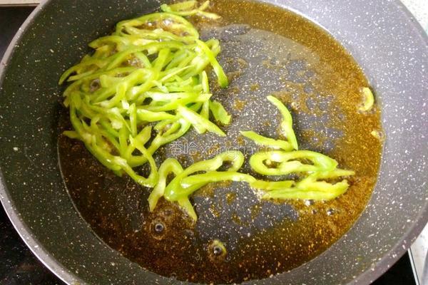 尖椒土豆丝的做法图解3