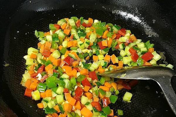 酱油炒饭的做法图解6