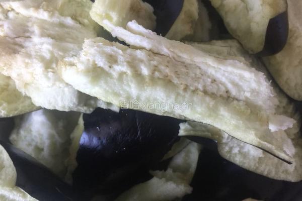 茄子炖土豆的做法图解2