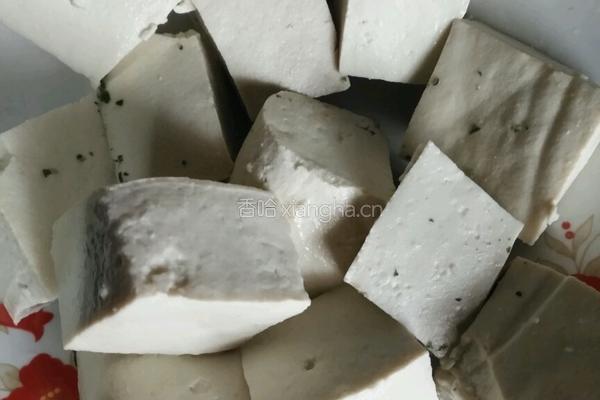 家乡菜小葱拌臭豆腐的做法图解2