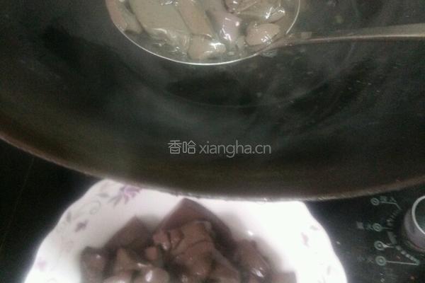 酸辣羊血的做法图解3