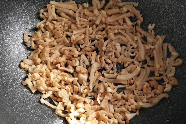 腊肉炒萝卜干的做法图解3