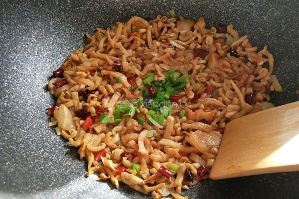腊肉炒萝卜干的做法图解13