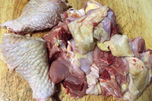 黑熊掌菌鲜笋土鸡汤的做法图解3