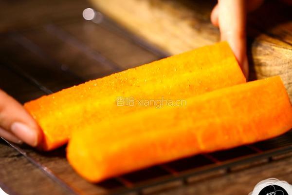 椒盐烤胡萝卜，让不爱吃胡萝卜的你爱上他的做法图解6