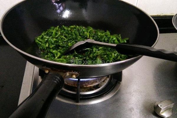 辣炒茼蒿菜的做法图解6