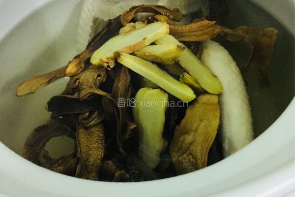 松茸鸡汤的做法图解4