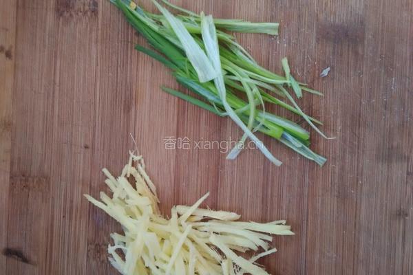 凉拌土豆丝的做法图解1