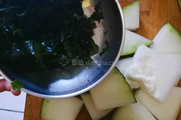 鸡翅冬瓜汤的做法图解3