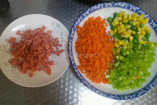 蛋炒饭的做法图解1