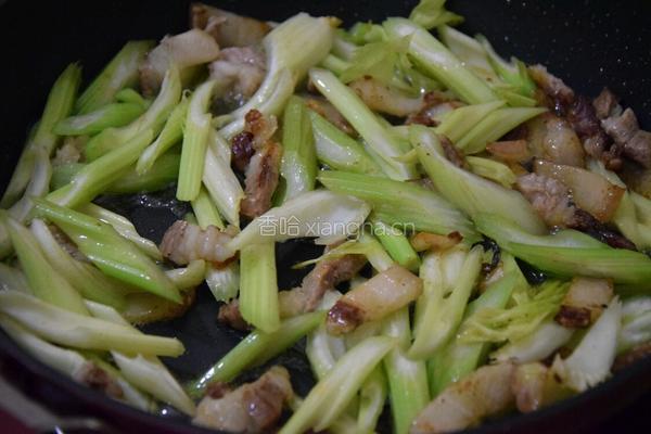 芹菜炒肉的做法图解4
