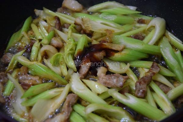 芹菜炒肉的做法图解5