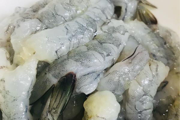 乾坤爆花虾的做法图解1