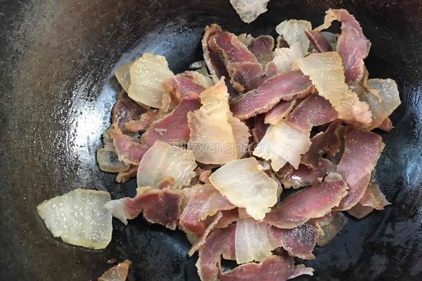 蒜苔炒腊肉的做法图解7