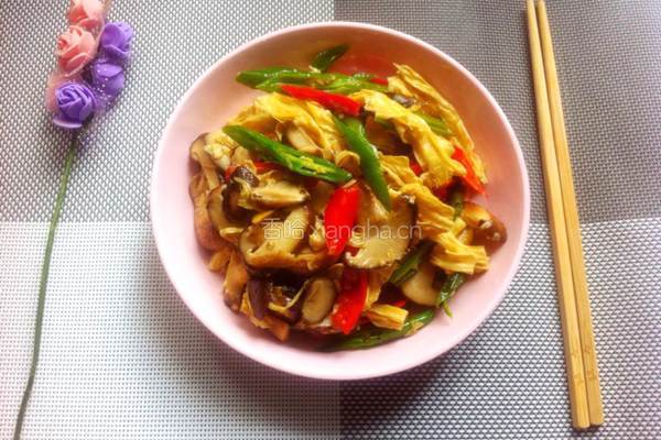 香菇炒腐竹的做法图解7