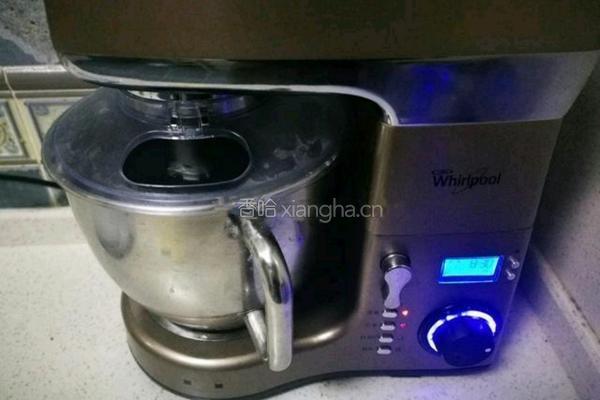 南瓜豆沙椰蓉卷的做法图解5