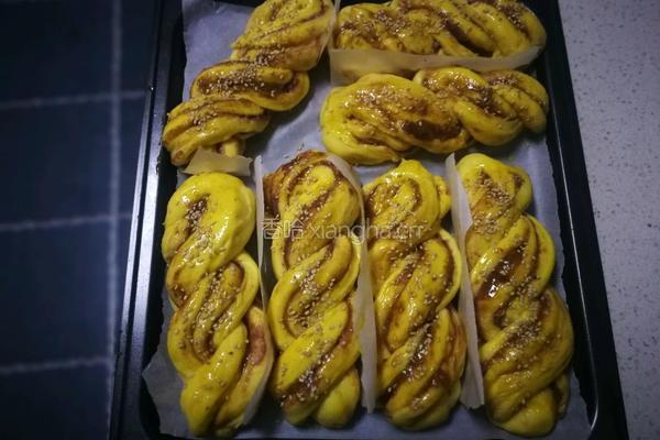 南瓜豆沙椰蓉卷的做法图解17