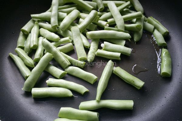 四季豆炒土豆的做法图解4