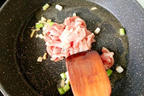 莴笋炒肉丝的做法图解4