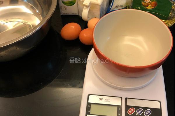 电饭煲蛋糕的做法图解1