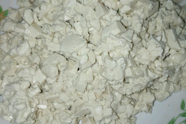 香椿芽拌豆腐的做法图解3