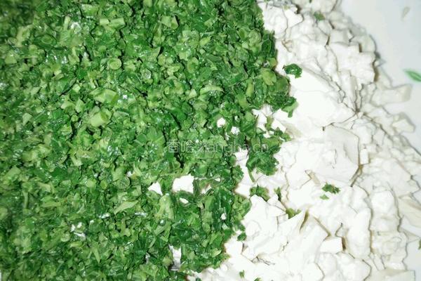 香椿芽拌豆腐的做法图解4