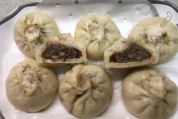 牛肉大葱灌汤包的做法图解3