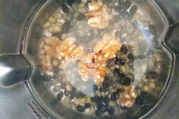 黑豆核桃豆浆的做法图解6