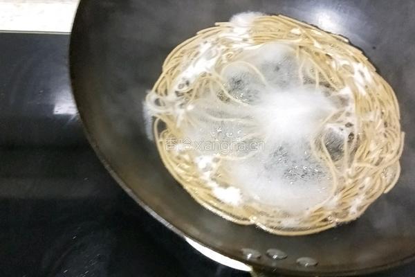 蔬菜拌面的做法图解1