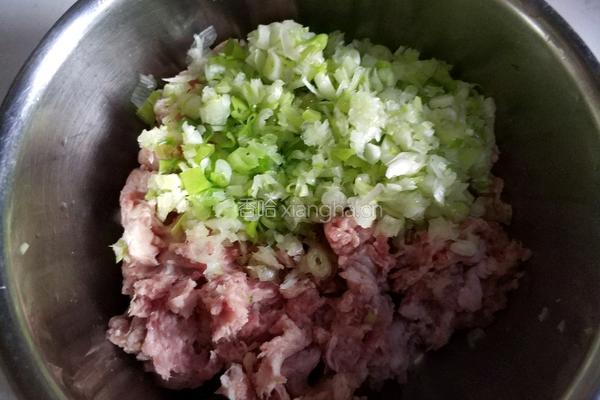 豆腐皮蒸肉卷的做法图解3