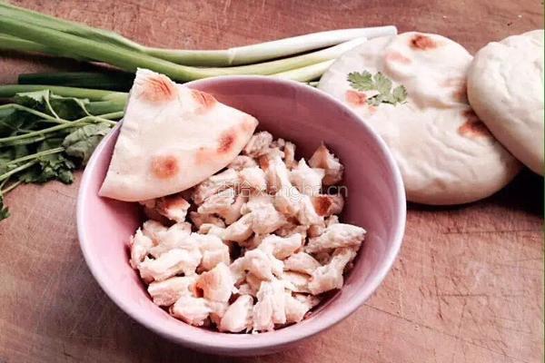 牛肉泡馍的做法图解3