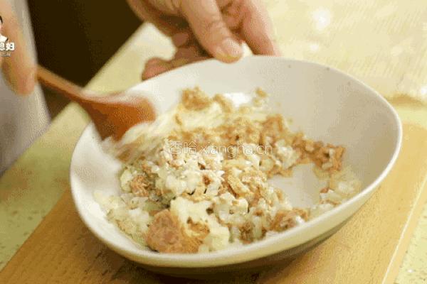 金枪鱼紫菜卷饭的做法图解9