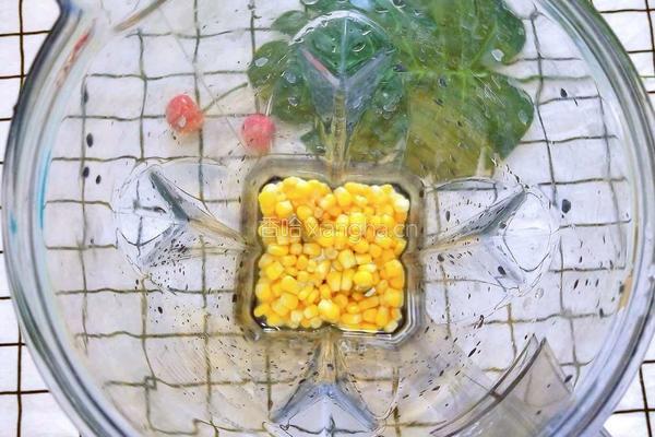 宝宝土豆紫薯玉米羹的做法图解2