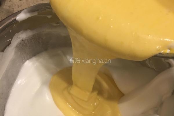 抹茶拉花戚风蛋糕的做法图解8