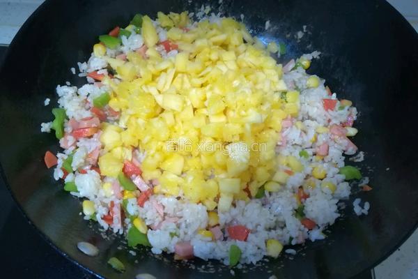菠萝炒饭的做法图解9