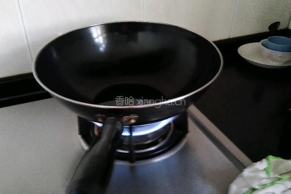炒蚕豆的做法图解1