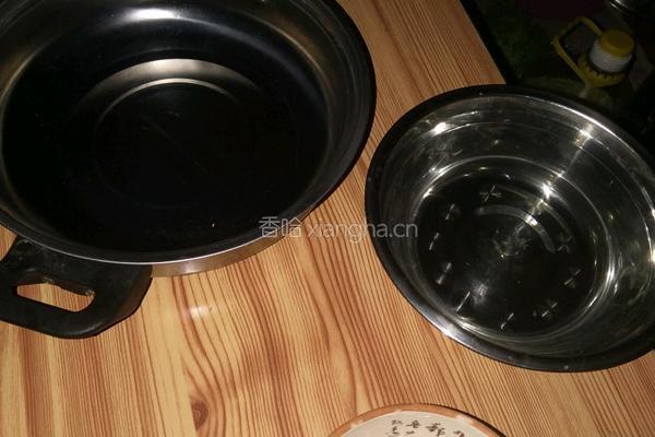 玉米胡萝卜猪肉饺子的做法图解1
