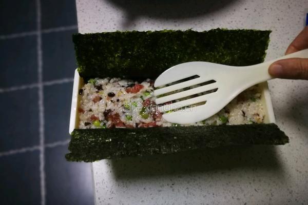 香肠豌豆海苔饭卷的做法图解10