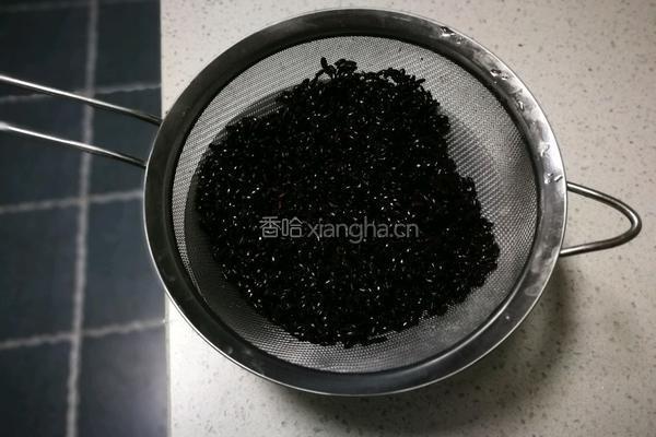 黑米酸奶蛋糕的做法图解2
